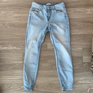 Good American light wash skinny jeans